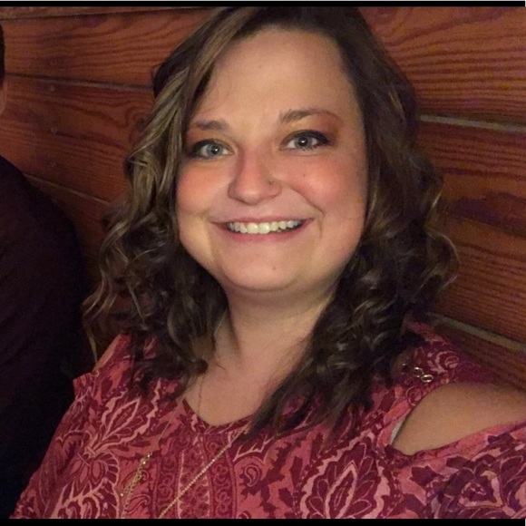 Meet your Posher, Mackenzie - Picture 1 of 1